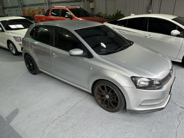 VOLKSWAGEN福斯 POLO  第2張相片