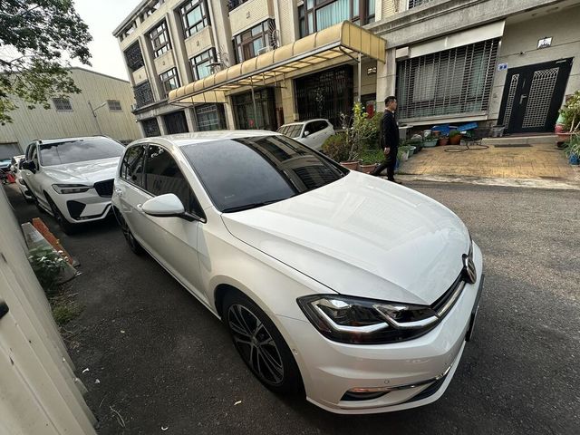 VOLKSWAGEN福斯 GOLF  第3張相片