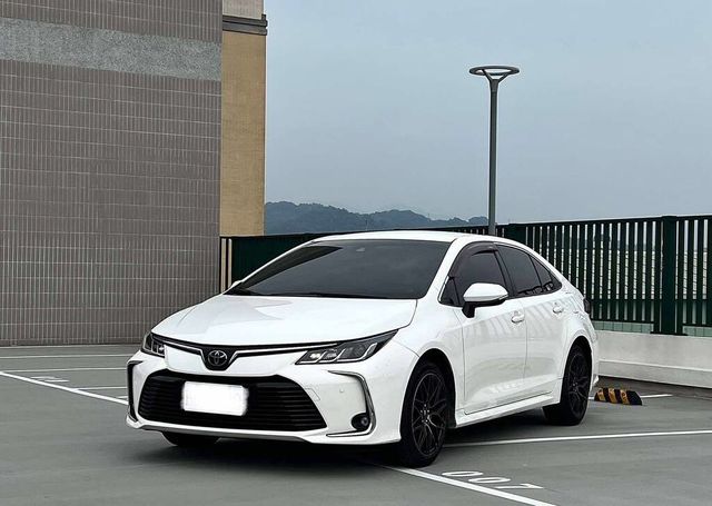 TOYOTA豐田 ALTIS  第1張相片