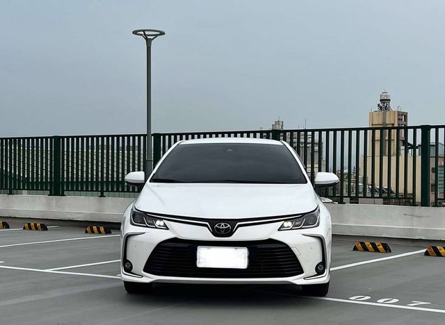 TOYOTA豐田 ALTIS  第3張相片
