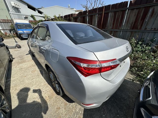 TOYOTA豐田 ALTIS  第3張相片