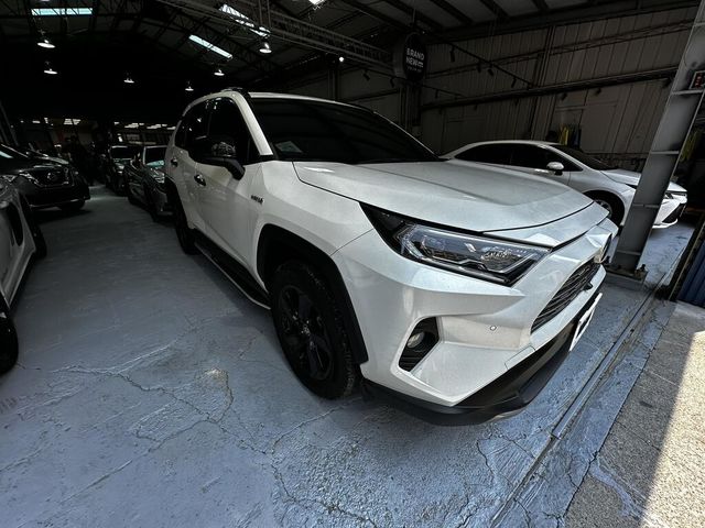 TOYOTA豐田 RAV4  第2張相片