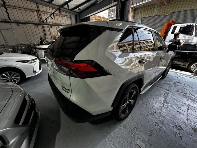 TOYOTA豐田 RAV4  第3張相片