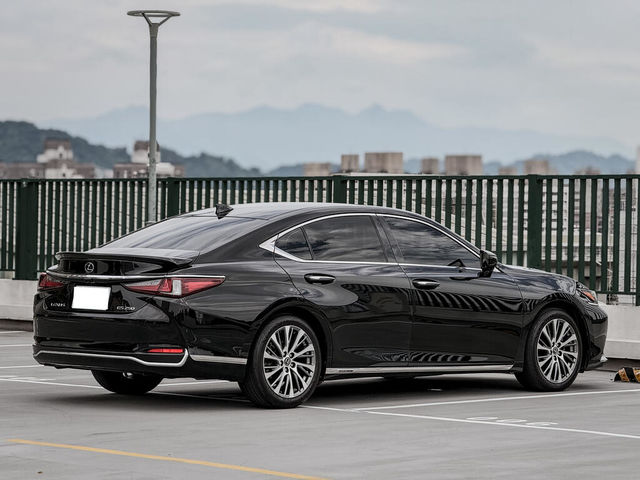 LEXUS凌志 ES250  第2張相片