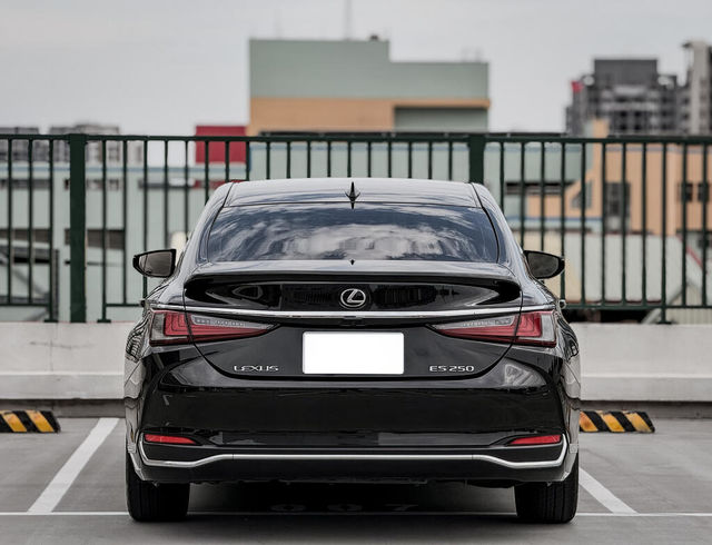 LEXUS凌志 ES250  第4張相片