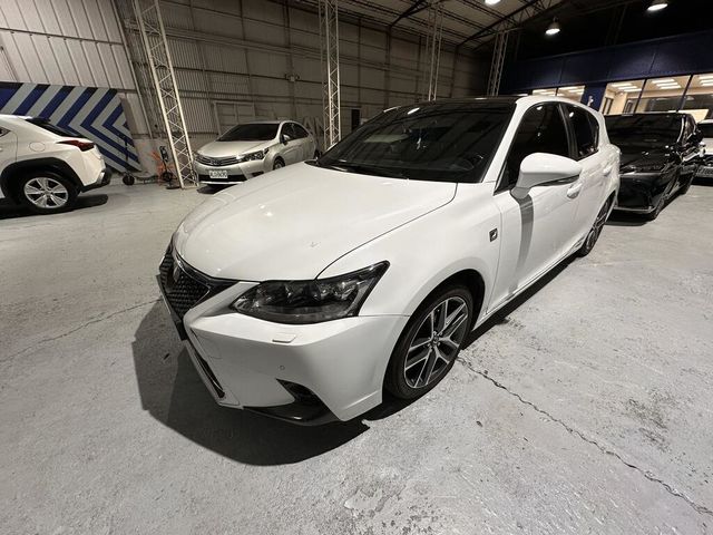 LEXUS凌志 CT200H  第1張相片