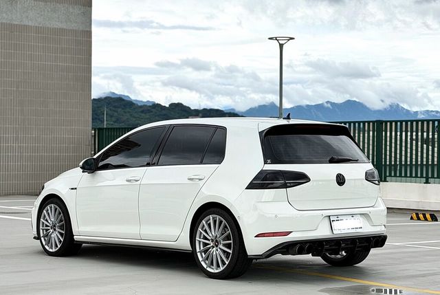 VOLKSWAGEN福斯 GOLF  第2張相片