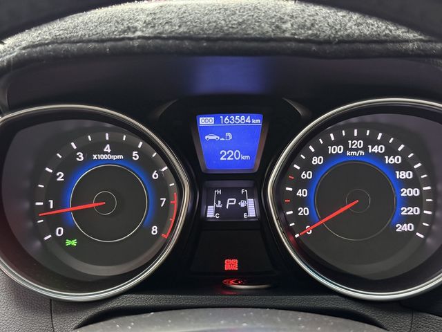 HYUNDAI現代 ELANTRA  第6張相片