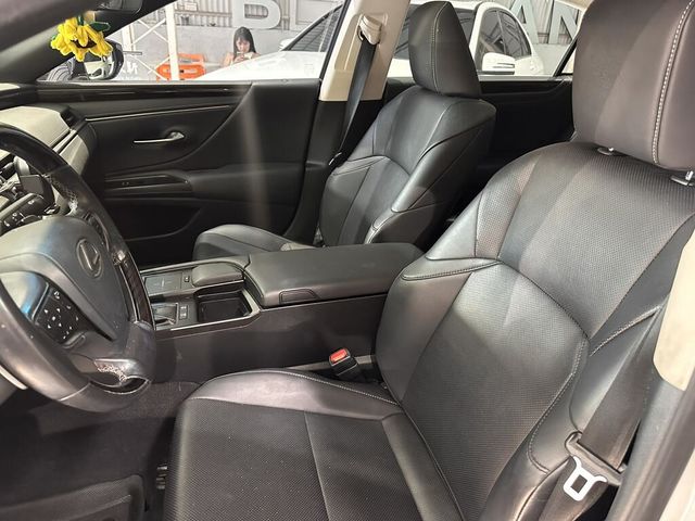 LEXUS凌志 ES200  第5張相片