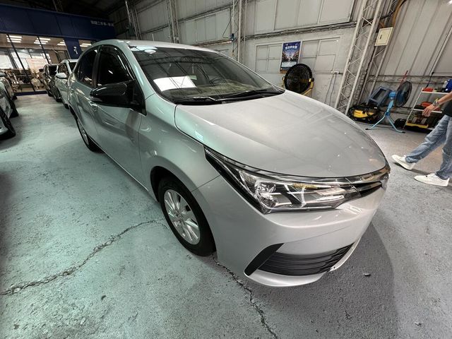 TOYOTA豐田 ALTIS  第2張相片