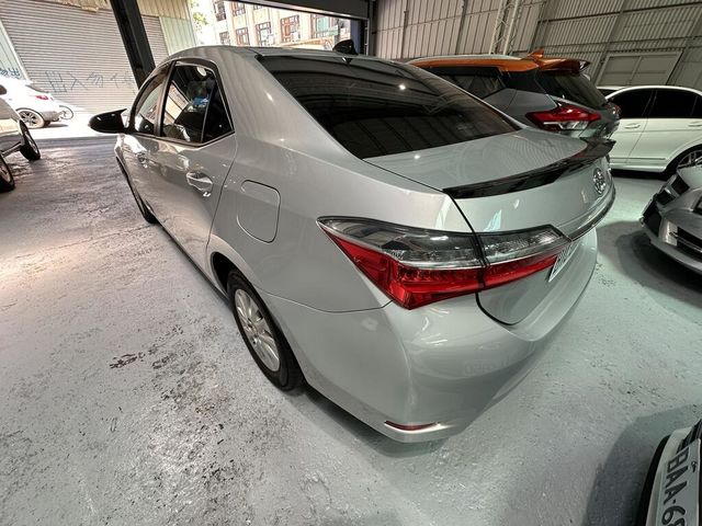 TOYOTA豐田 ALTIS  第3張相片