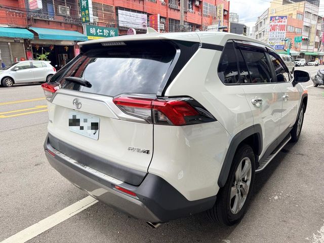 TOYOTA豐田 RAV4  第2張相片