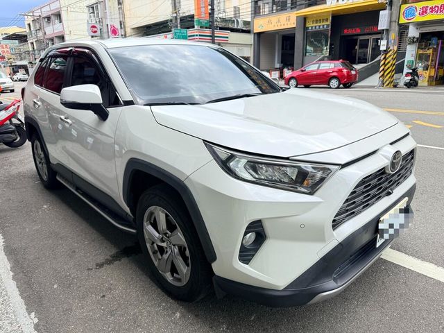 TOYOTA豐田 RAV4  第3張相片