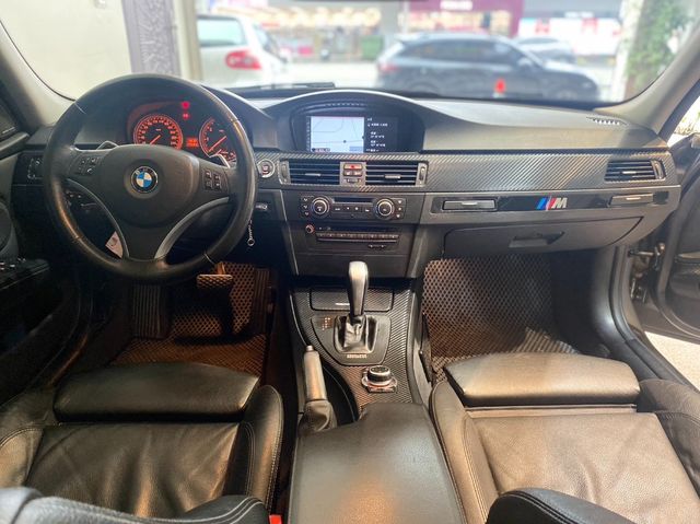 BMW寶馬 323I  第6張相片