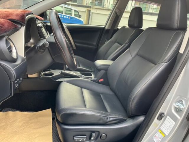 TOYOTA豐田 RAV4  第3張相片