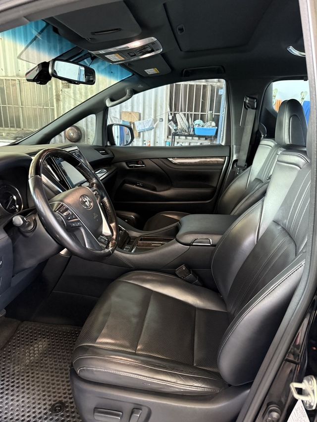 TOYOTA豐田 ALPHARD  第2張相片