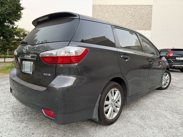 TOYOTA豐田 WISH  第2張相片