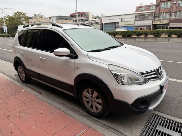 NISSAN日產 LIVINA  第2張相片