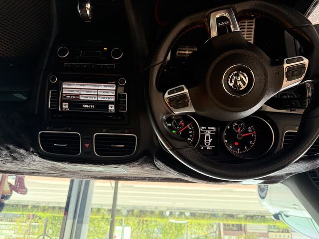 VOLKSWAGEN福斯 GOLF GTI  第5張相片