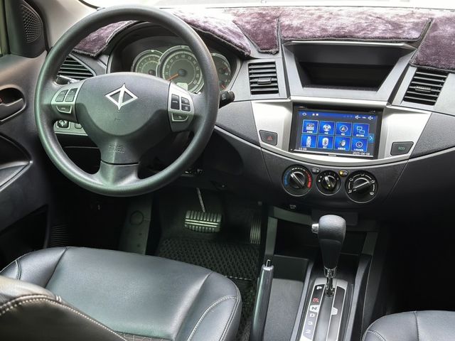 Mitsubishi Zinger  第16張相片