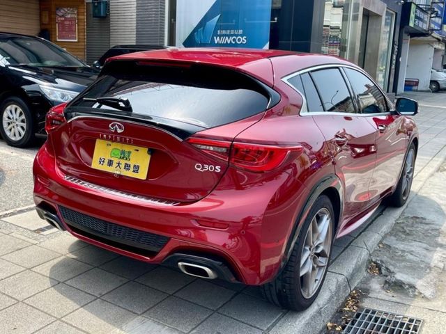 Infiniti Q30  第7張相片