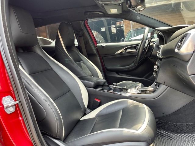 Infiniti Q30  第13張相片