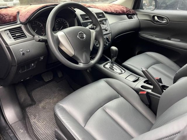 Nissan Tiida  第6張相片