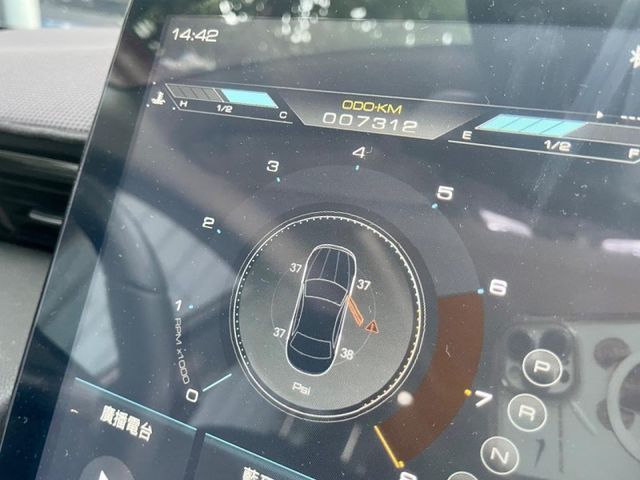 Luxgen URX  第3張相片