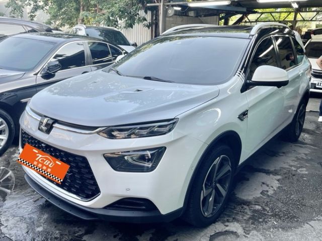 Luxgen URX  第4張相片