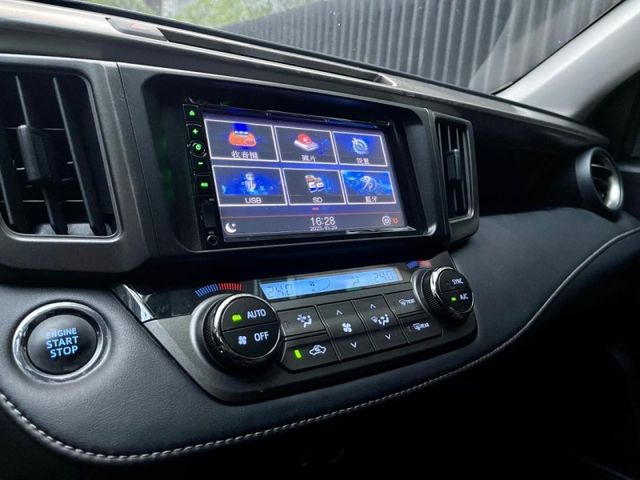 Toyota RAV4  第9張相片