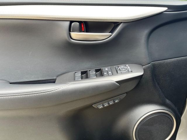 Lexus NX  第2張相片