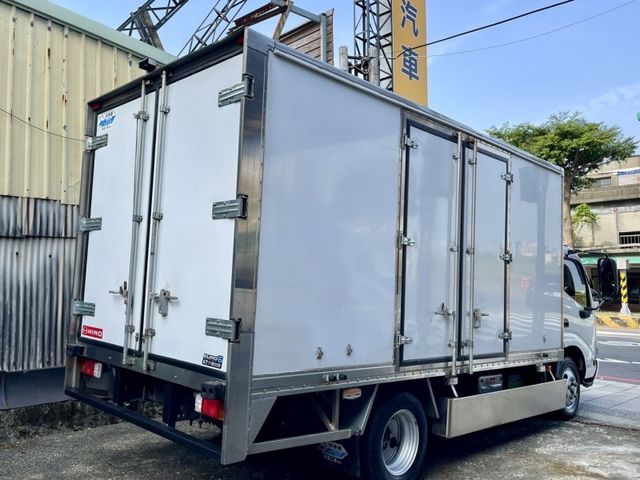 Hino 300  第7張相片