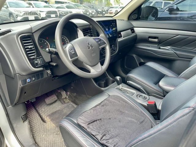 Mitsubishi Outlander  第8張相片