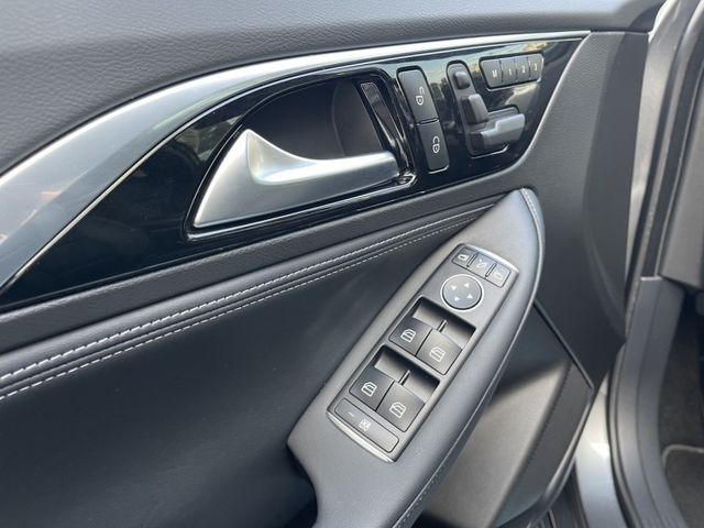 Infiniti Q30  第9張相片