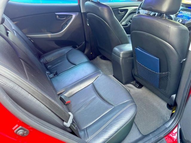 Hyundai Elantra  第1張相片