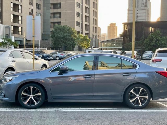 Subaru Legacy  第5張相片