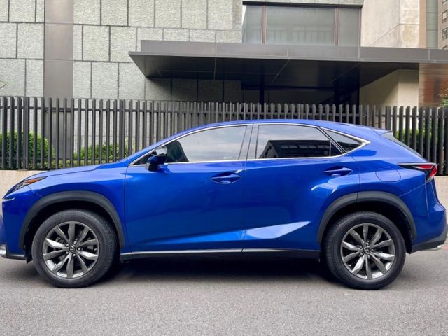 Lexus NX  第5張相片