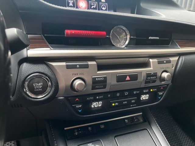 Lexus ES  第2張相片