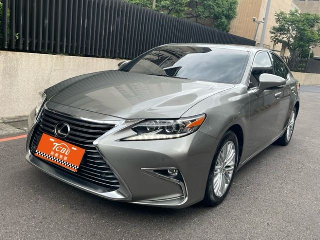 Lexus ES  第4張相片