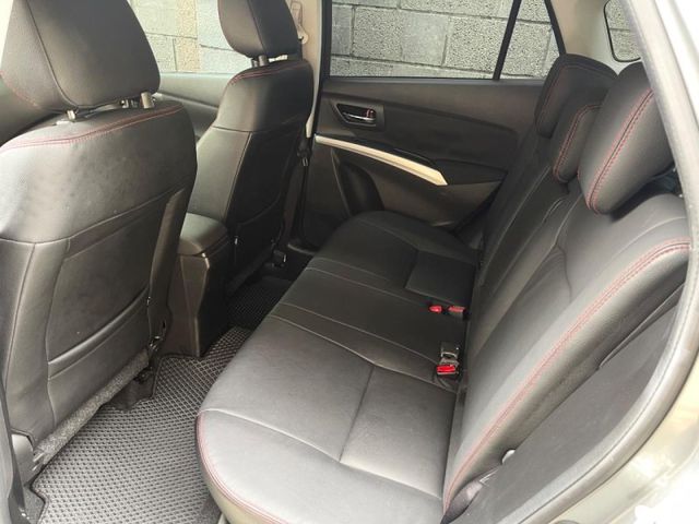 Suzuki SX4  第8張相片