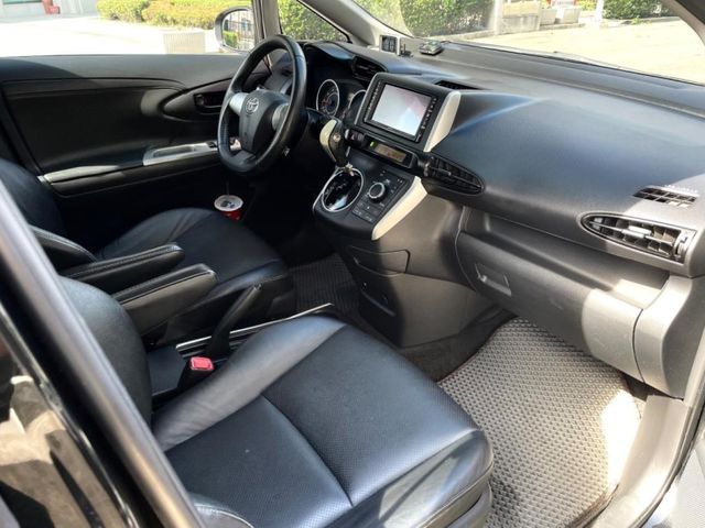 Toyota Wish  第14張相片