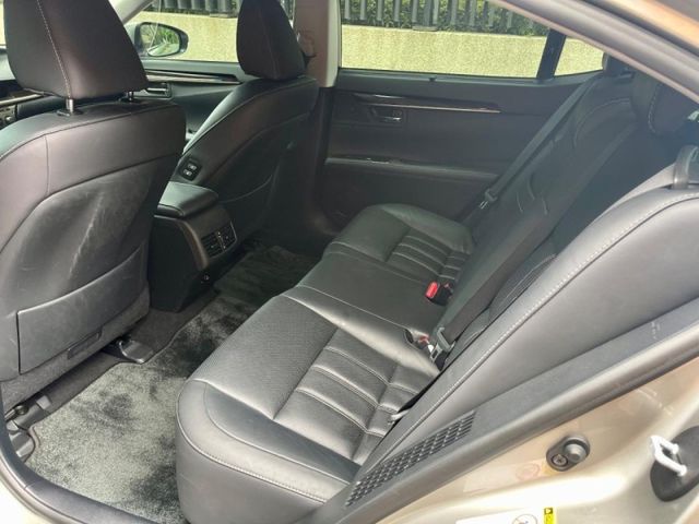 Lexus ES  第3張相片