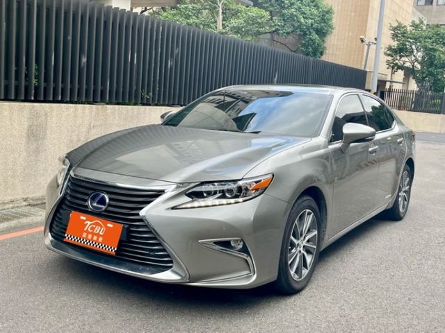 Lexus ES  第4張相片