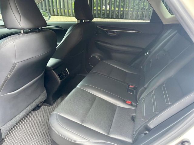 Lexus NX  第2張相片