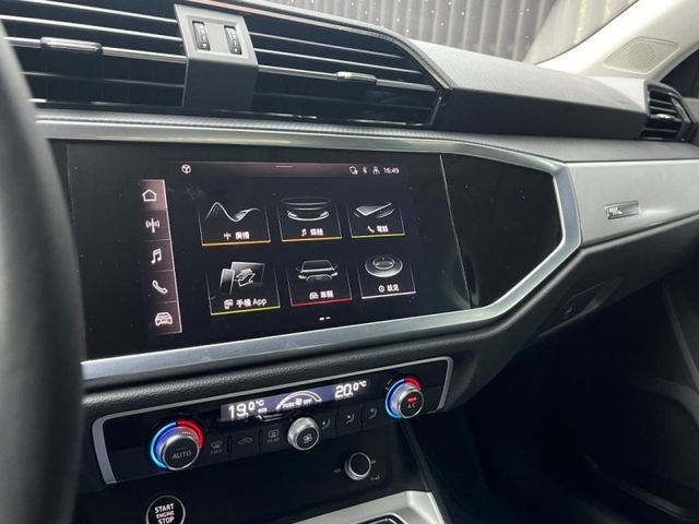 Audi Q3  第10張相片