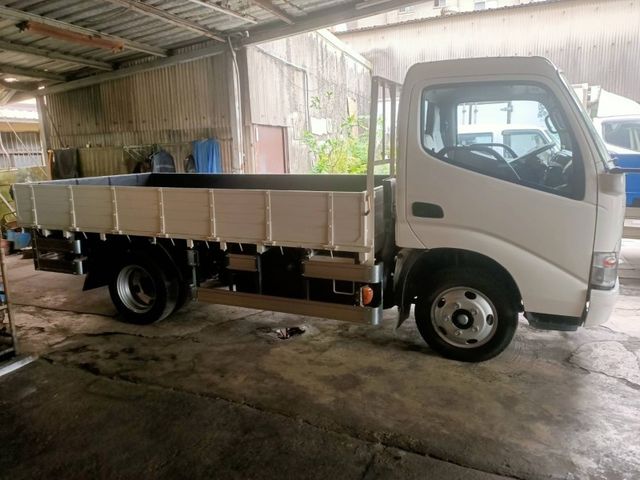Hino 300  第2張相片