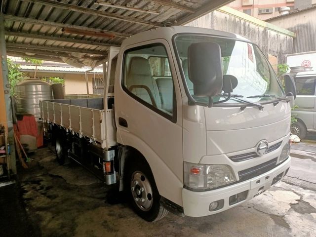 Hino 300  第4張相片