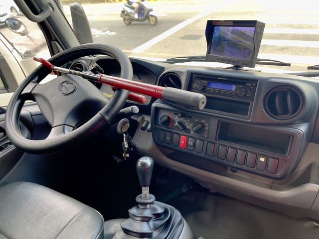 Hino 300  第7張相片