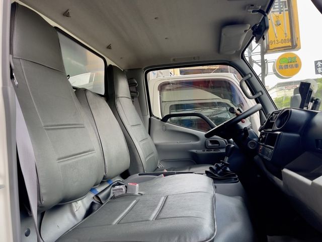 Hino 300  第8張相片