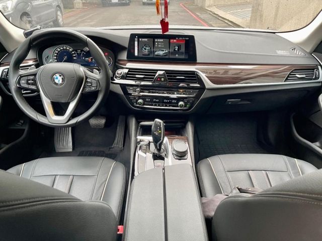 BMW/ 寶馬 520i Luxury  第8張相片